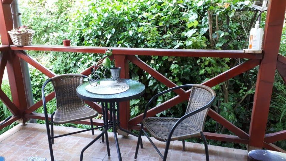 Kerekparos Es Zarandok Vendeghaz Villa Apostag Exterior foto