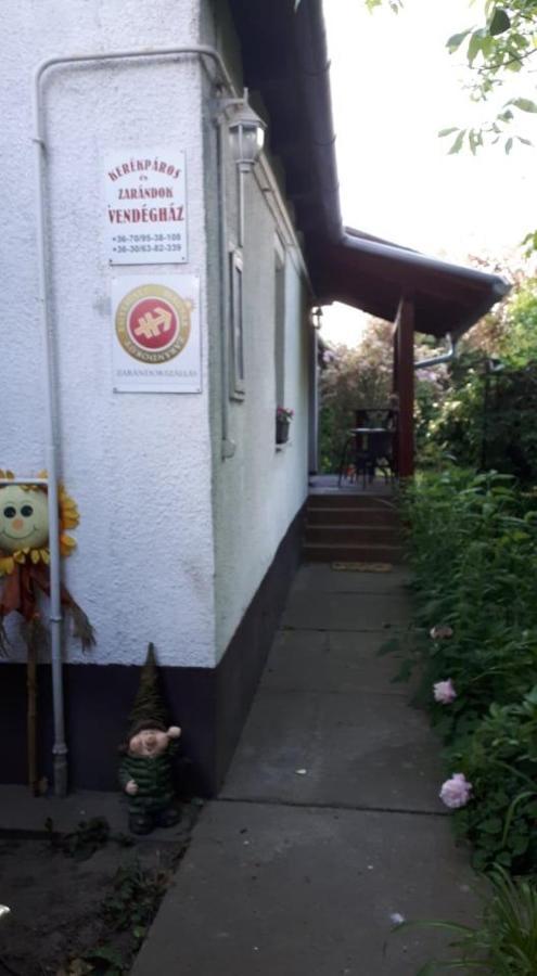 Kerekparos Es Zarandok Vendeghaz Villa Apostag Exterior foto